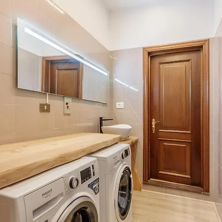 Palais Couronne Apartman