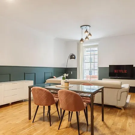 Apartment Palais Couronne